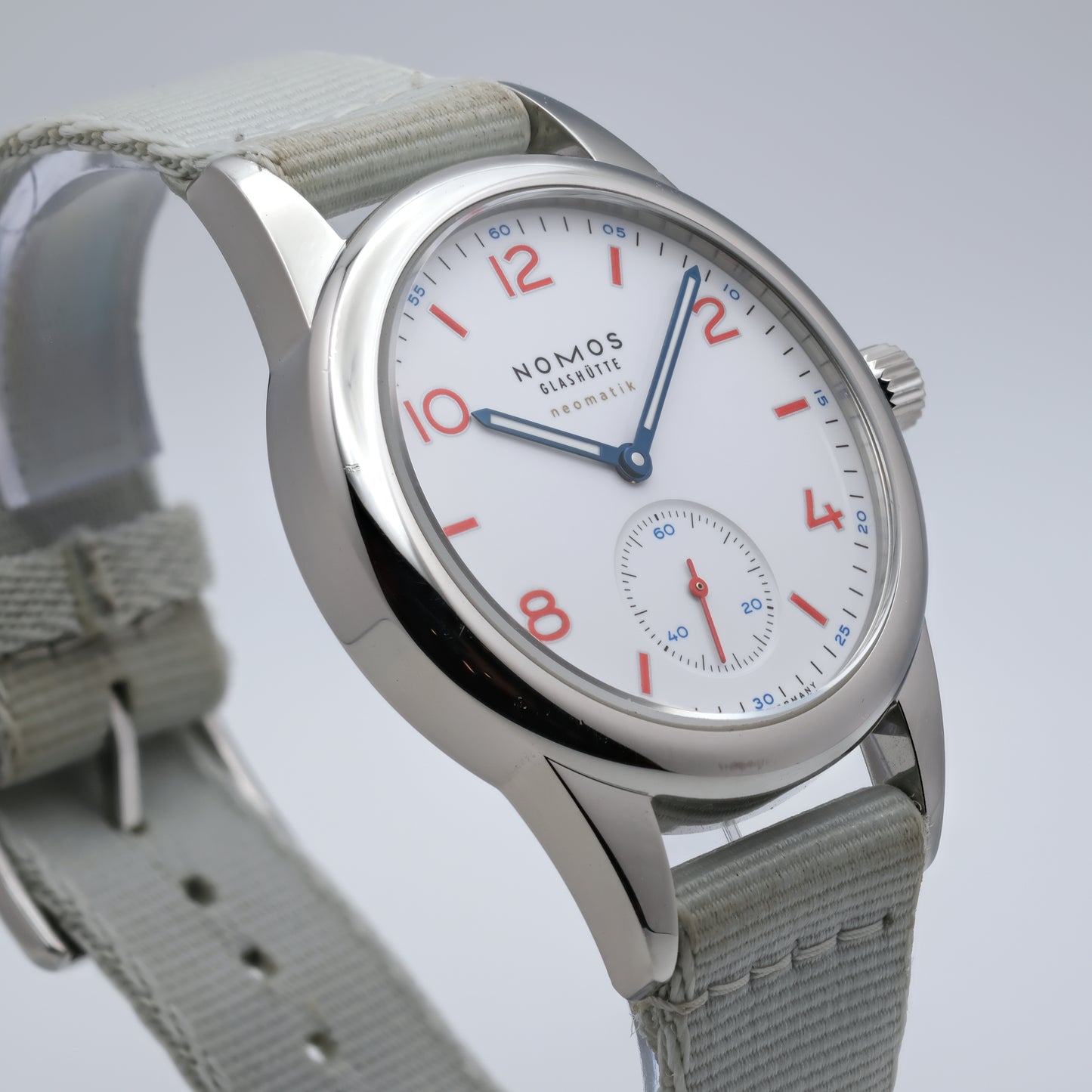 Club Neomatik Signalweiss, Ref. 744